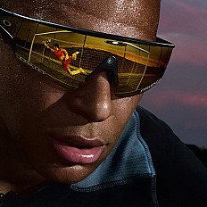 EssilorLuxottica registra un alza del 11 % en ventas y extiende el impulso de sus gafas con IA