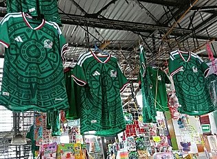 El Gobierno mexicano confisca camisetas piratas del Mundial y propone un camino legal para marcas de moda deportiva